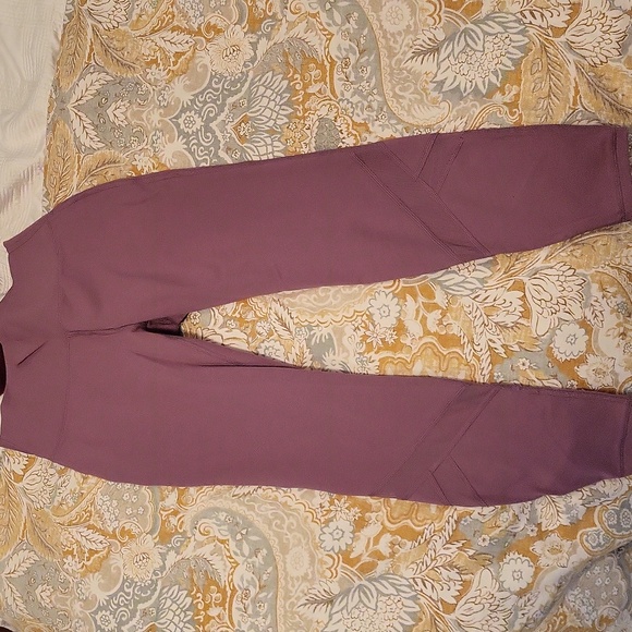 Old Navy Purple Workout Leggings - Picture 3 of 4